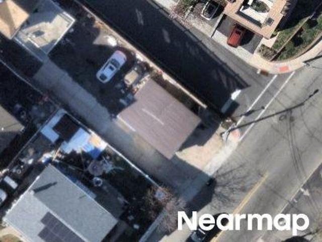 House for sale in Edgewater, New Jersey