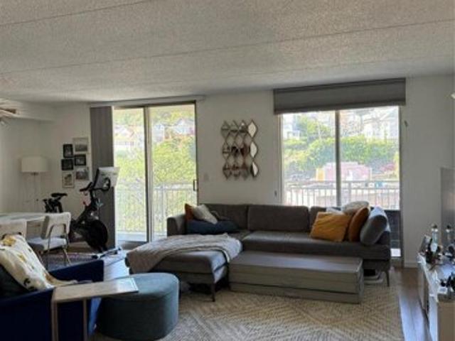 Condo for sale in Edgewater, New Jersey