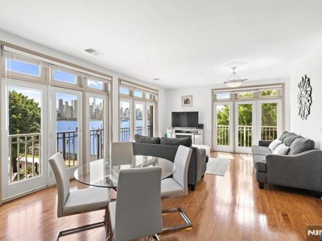 Condo for sale in North Bergen, New Jersey