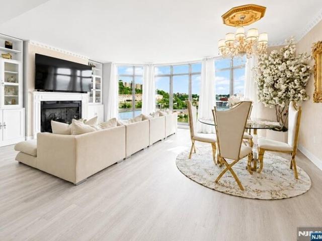 Condo for sale in Hudson, New Jersey