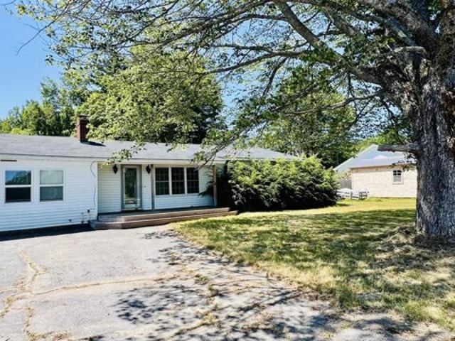 House for sale in Maine