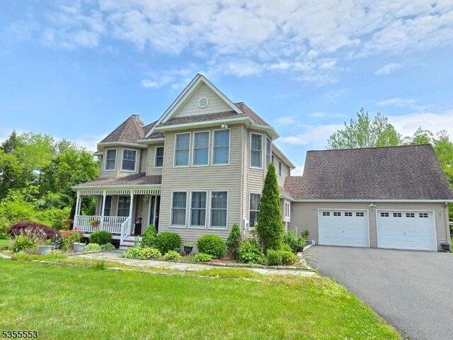 House for sale in Montague