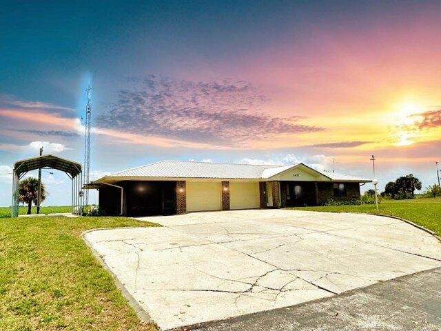House for sale in Moore Haven, Florida