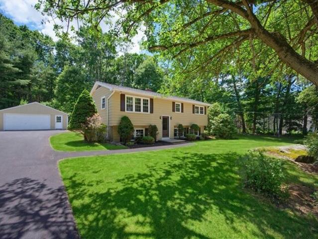 House for sale in North Uxbridge, Massachusetts