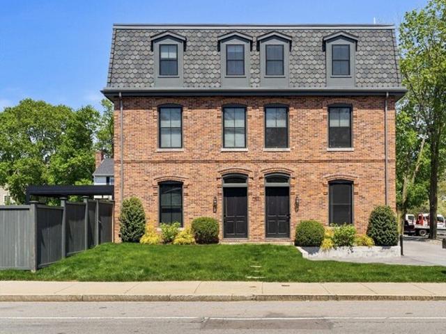 Condo for sale in Waltham, Massachusetts