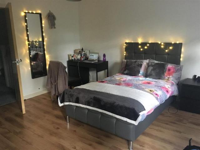 Room for rent in The Quayside, Bare