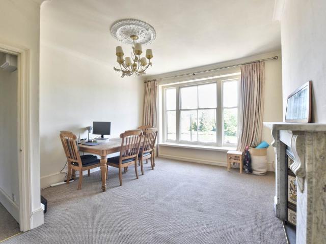 Apartment for rent in Henley-on-Thames, Berrick Salome