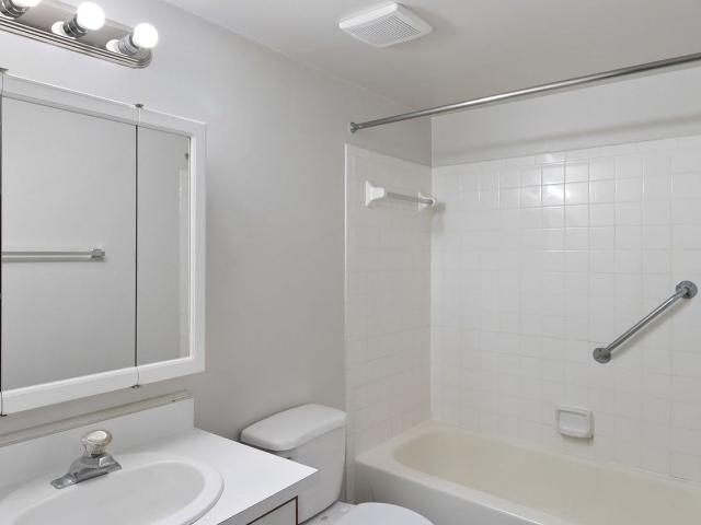Apartment for rent in Commerce Township, Michigan