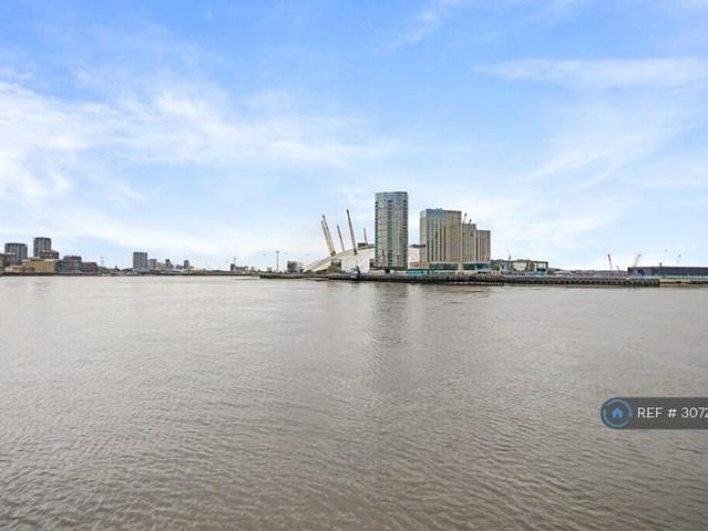 Apartment for rent in New Providence Wharf, Greater London
