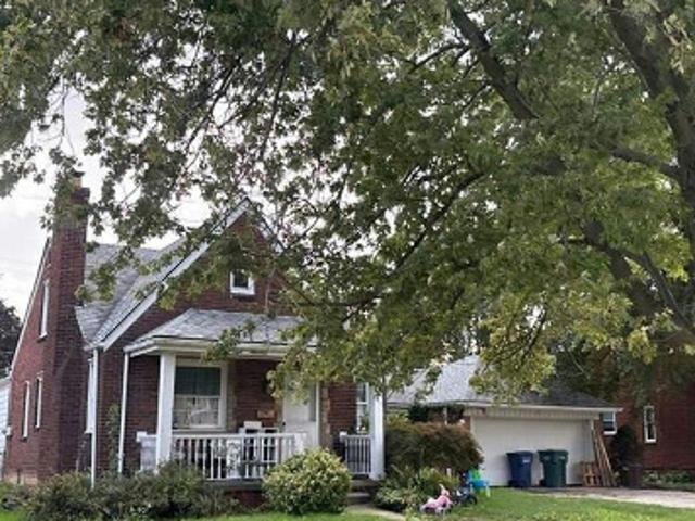 House for sale in Oaklawn Subdivision, Lincoln Park
