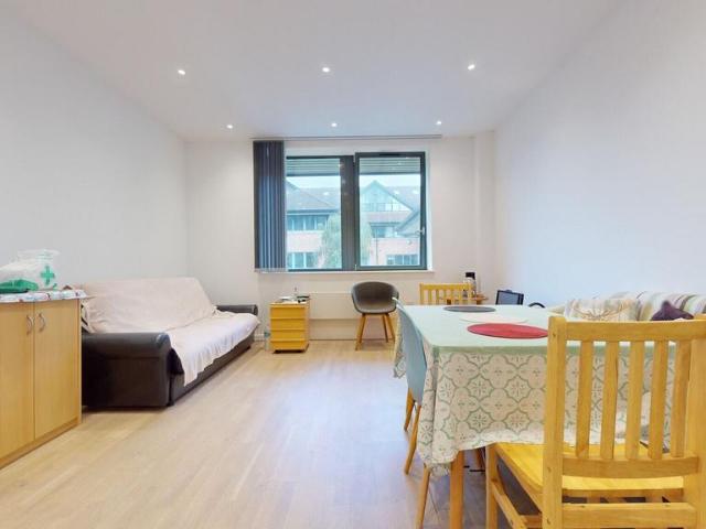 Apartment for rent in London Borough of Hounslow, Greater London