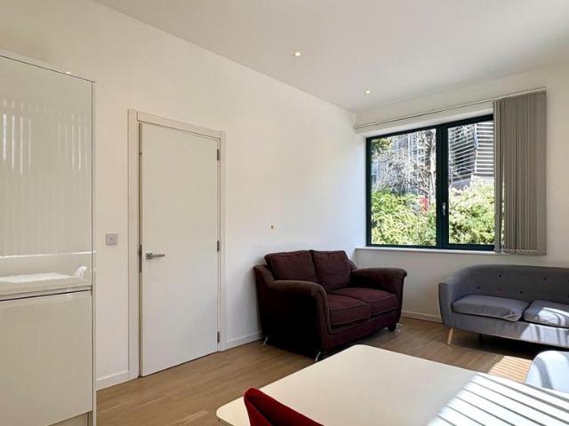 House for rent in London Borough of Hounslow, Greater London