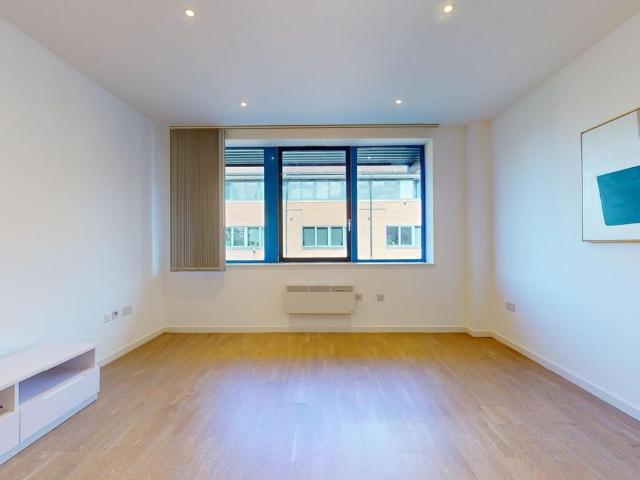 Studio for rent in London Borough of Hounslow, Greater London