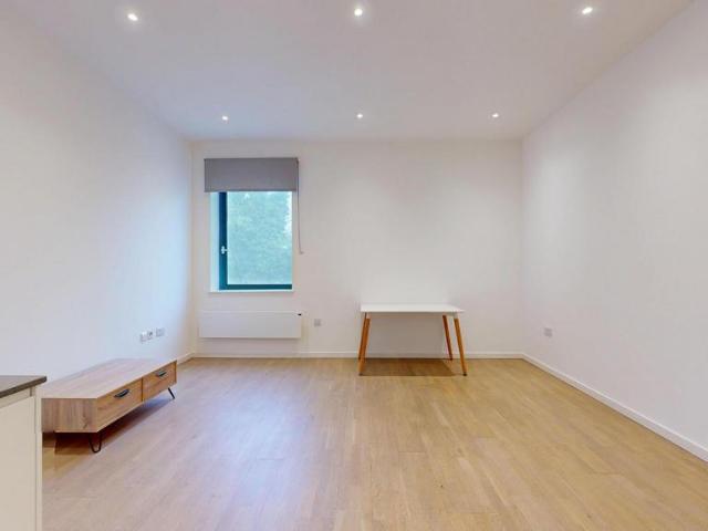 House for rent in London Borough of Hounslow, Greater London
