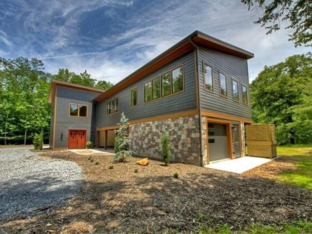 House for sale in Blue Ridge