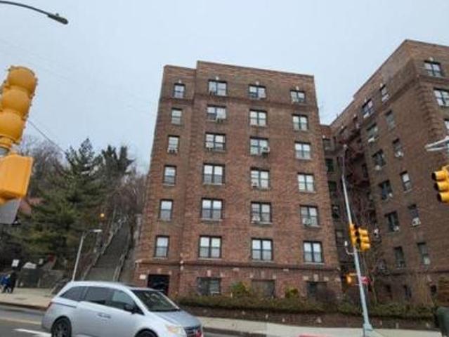 Condo for sale in The Bronx, Arverne