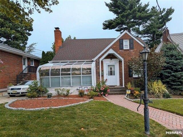 House for sale in Fort Lee, New Jersey