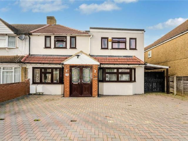 House for rent in London Borough of Hounslow, Greater London