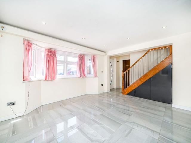 House for rent in London Borough of Hounslow, Greater London