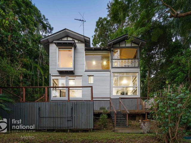 House for sale in Highgate Hill