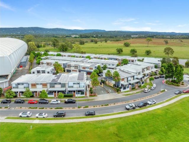 Townhouse for rent in Fernbrook, Queensland