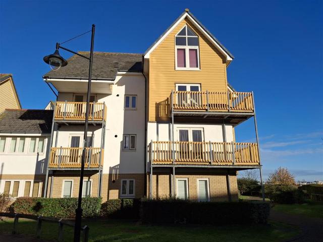Apartment for rent in St. Marys Island, Gillingham