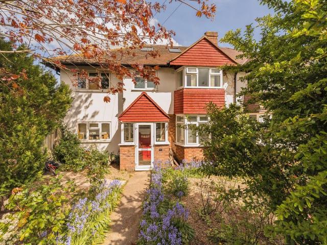 House for rent in Whitton, Greater London