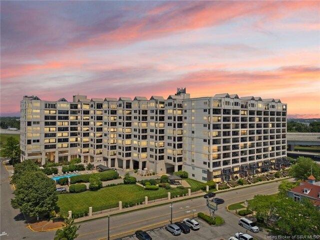 Condo for sale in Jeffersonville