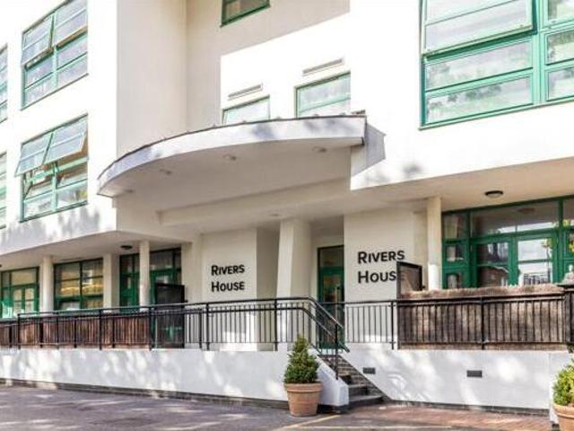 House for sale in Brentford End, Greater London