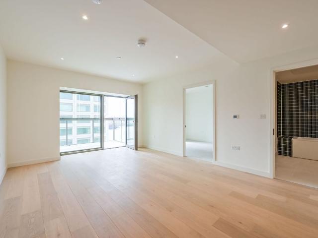 Apartment for rent in Silvertown, Greater London