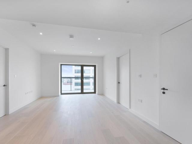 Apartment for rent in Silvertown, Greater London