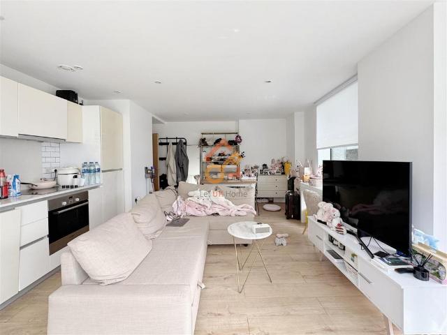 Apartment for rent in Stamford Hill, Greater London