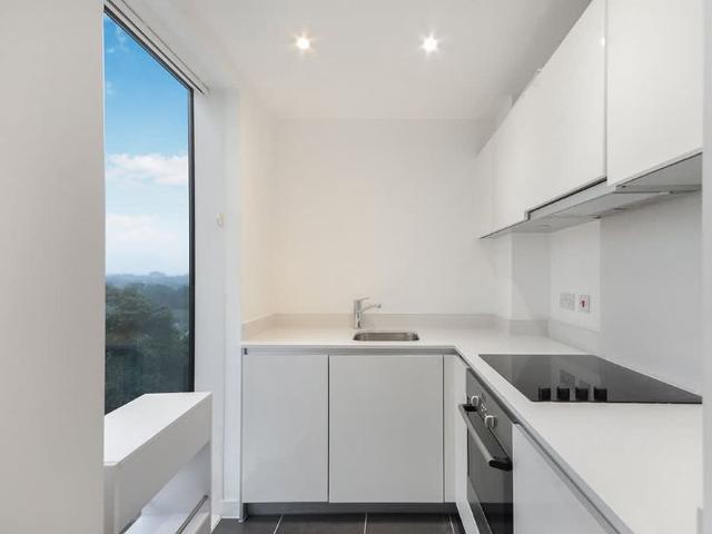 Apartment for rent in Woodberry Down, Cat Hill