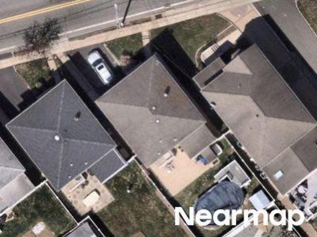 House for sale in Lyndhurst, New Jersey