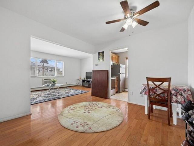 Condo for sale in Lyndhurst, New Jersey