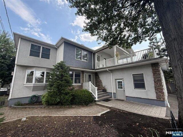 House for sale in Lyndhurst, New Jersey