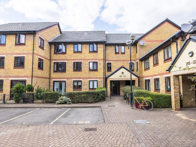Apartment for rent in Clapton, Greater London