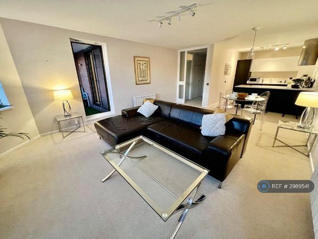 Apartment for rent in Nine Elms, Greater London