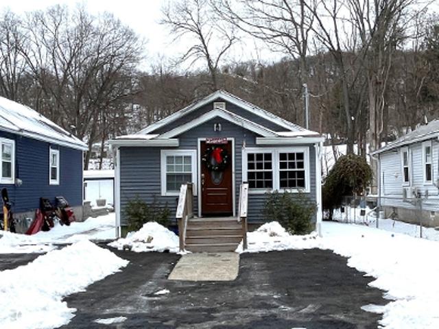 House for sale in Oakland, New Jersey