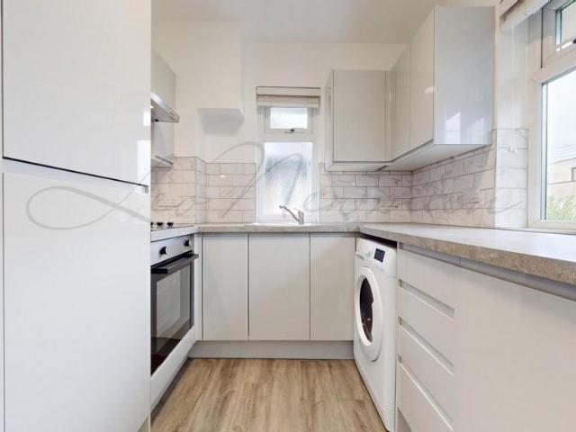 Apartment for rent in Alperton, Greater London