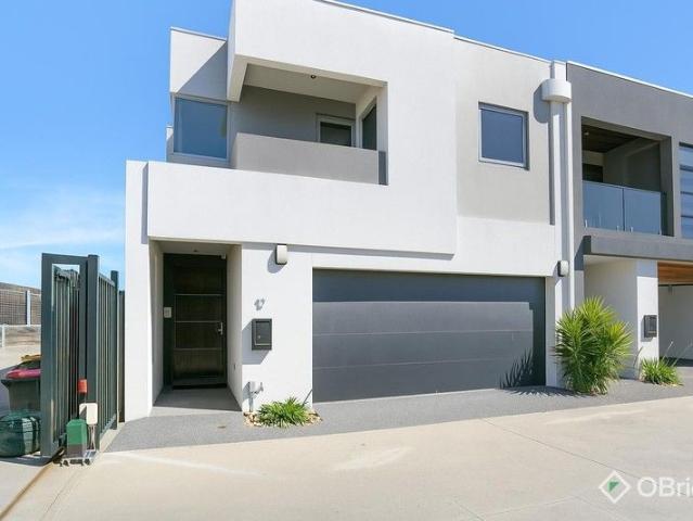 Townhouse for sale in Camerons Creek, Victoria