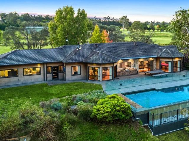 Cottage for sale in Grose Wold, Sydney