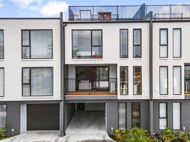 Townhouse for rent in Panmure, Oroua County