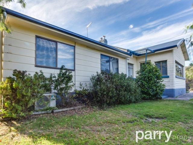 House for sale in Gravelly Beach, Tasmania