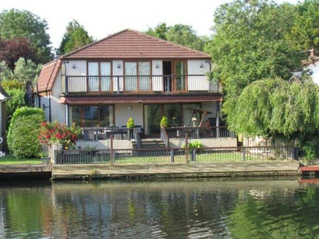 House for sale in Staines, Surrey