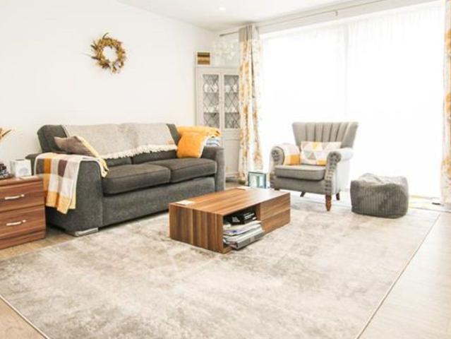 Apartment for rent in Compton Acres, Barton In Fabis