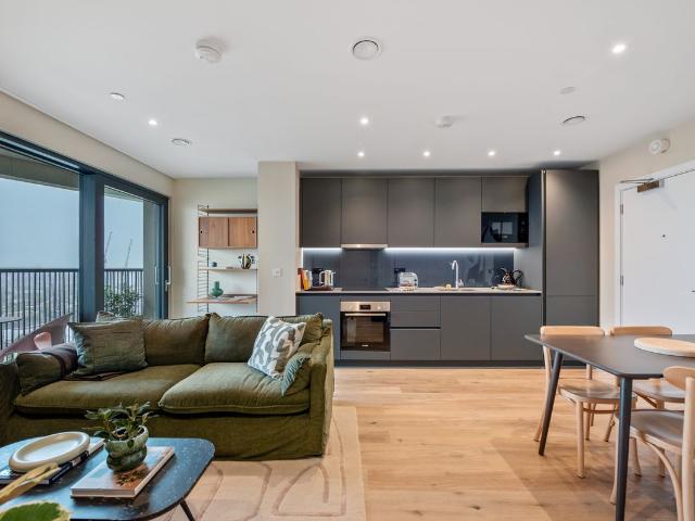 Apartment for rent in Bromley-by-Bow, Poplar Grove