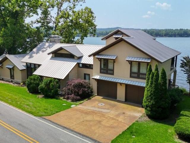 House for sale in Cherokee