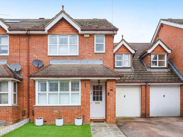 House for rent in Blackhills, Surrey