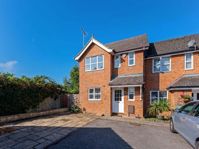 House for rent in Blackhills, Surrey